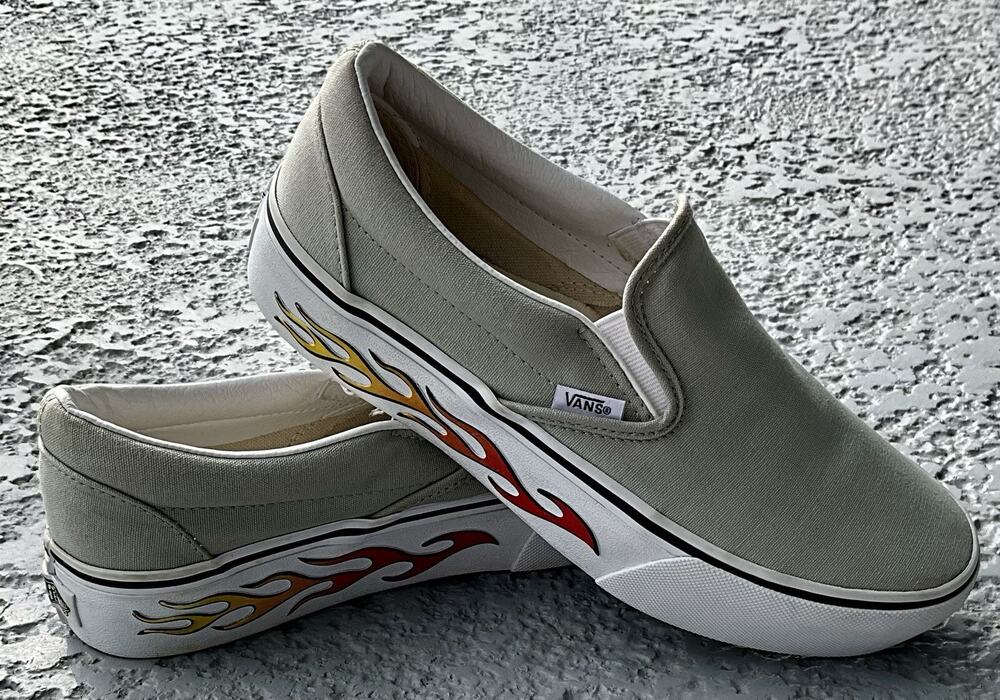 Vans Sidewall Flame Classic Slip-On Platinum Gray Size 7 Men/8.5 Women US